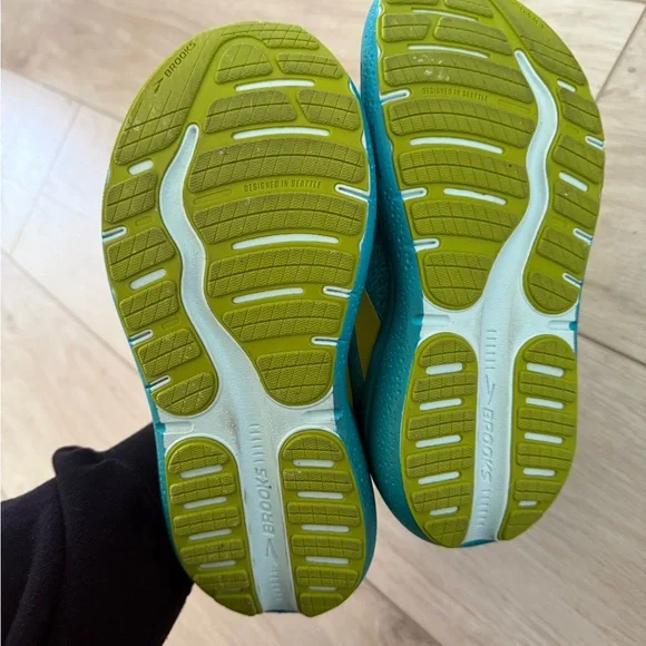 Brooks RunDisney Springtime Surprise Ghost Max 2 - Picture 4 of 4